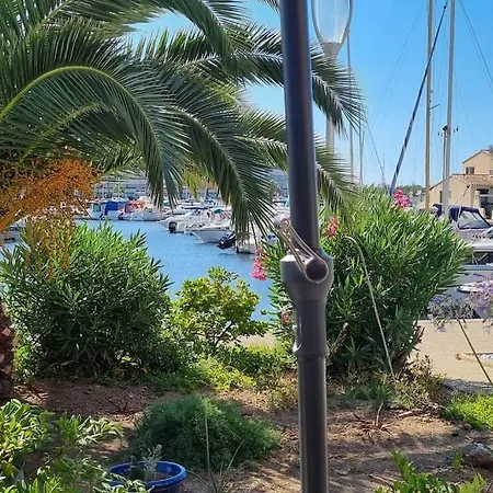Au Village Naturiste, Vue Marina Apartment *